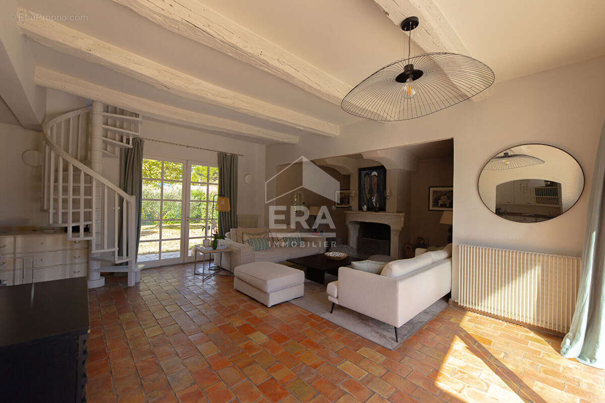 Maison à MANDELIEU-LA-NAPOULE