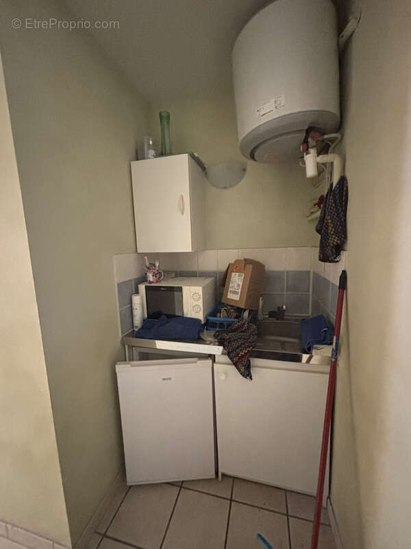 Cazouls ! local commercial de 75 m2 libre avec 2 cours privatives - photo 9