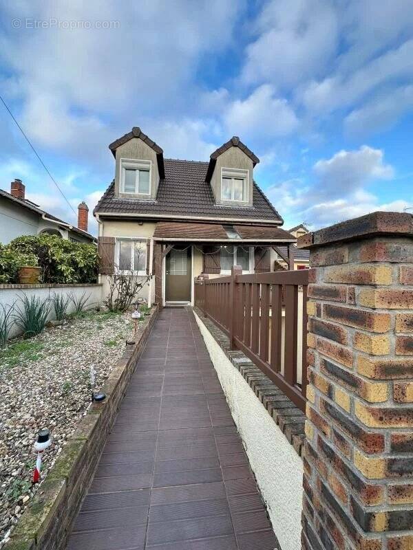 Maison à MONTIGNY-LES-CORMEILLES