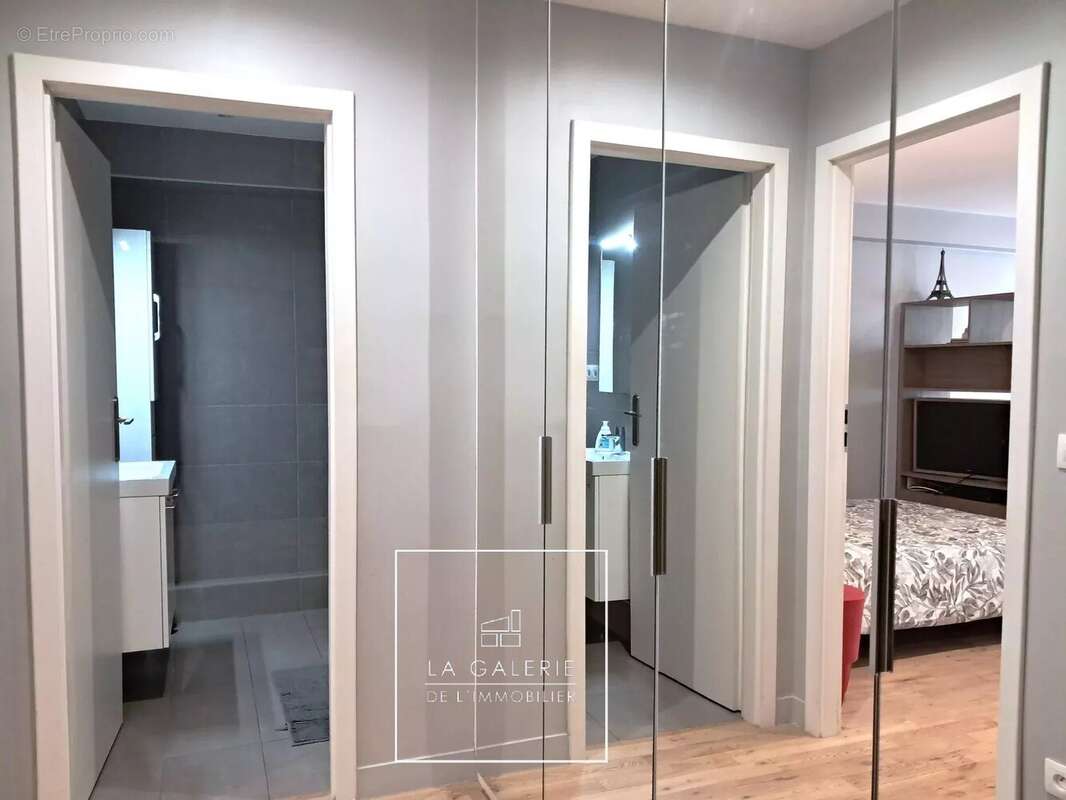 Petit bijoux  grand studio, au coeur du quartier du Commerce  à Paris 15ème - photo 12