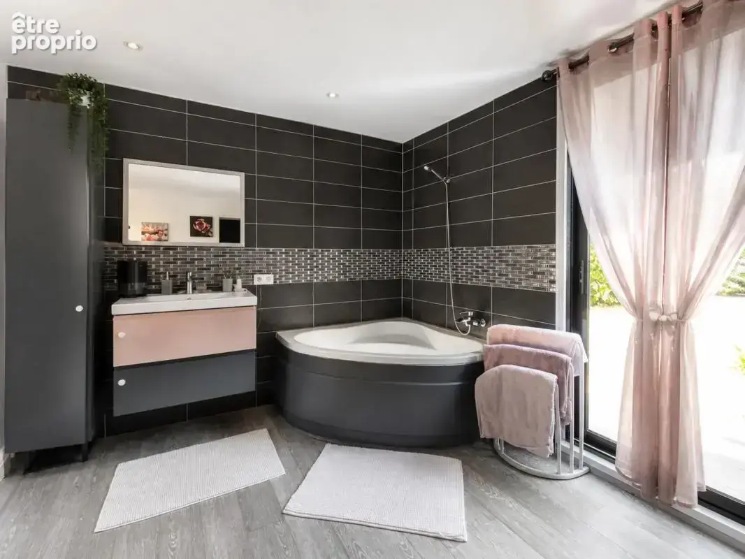 Maison de 8 pièces de 245 m² à Lamorlaye - photo 26