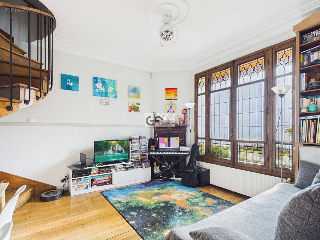 Appartement à PARIS-16E