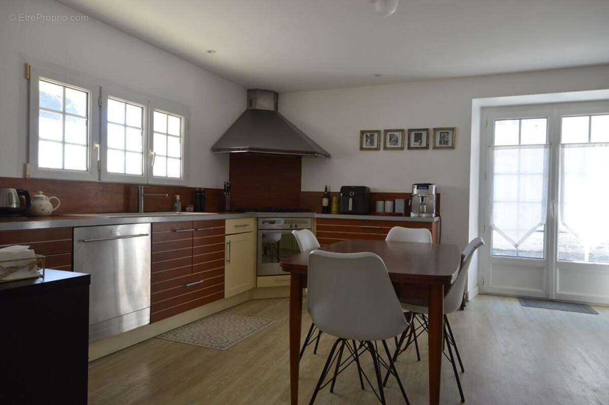 Belle grande maison avec dépendances 17 LA ROCHELLE MARSILLY - photo 10