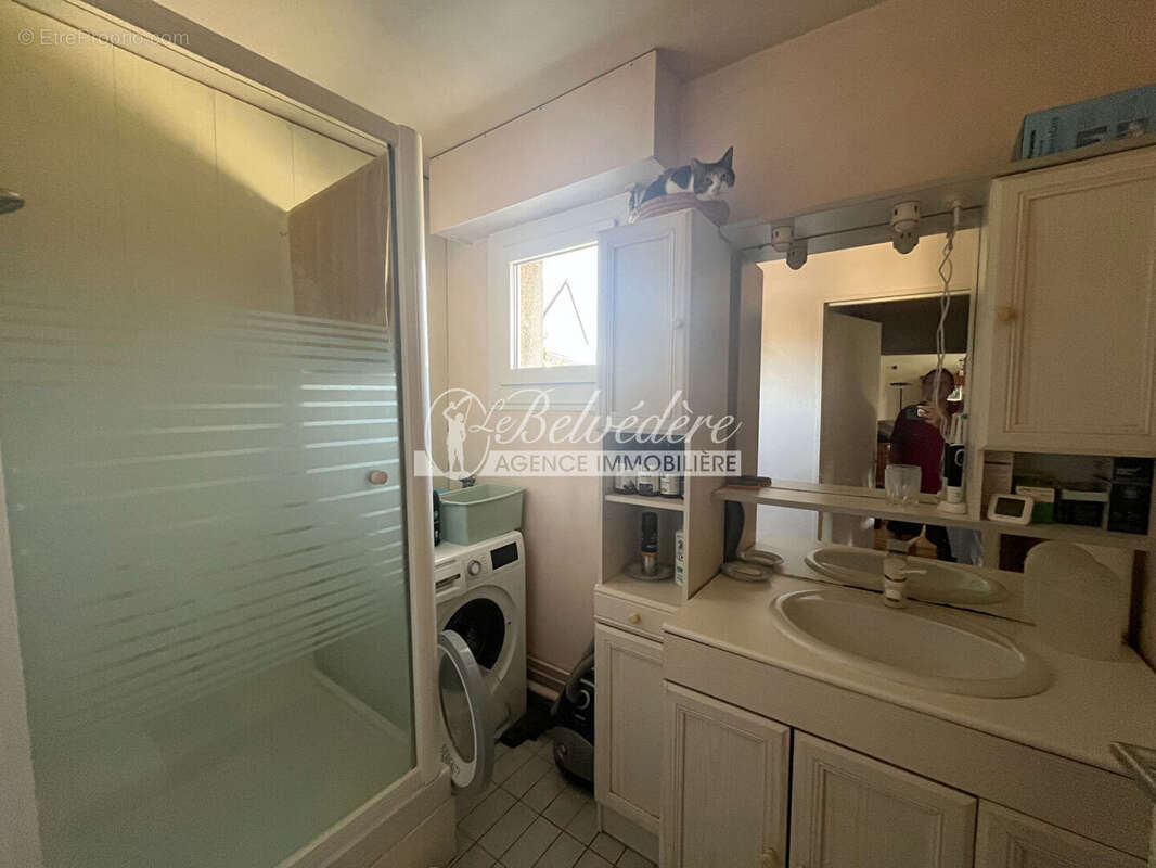 Appartement à EZANVILLE