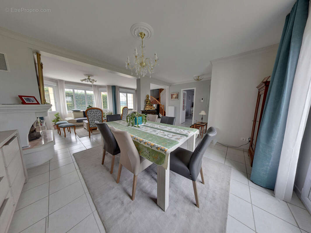 Maison à PRESLES-EN-BRIE