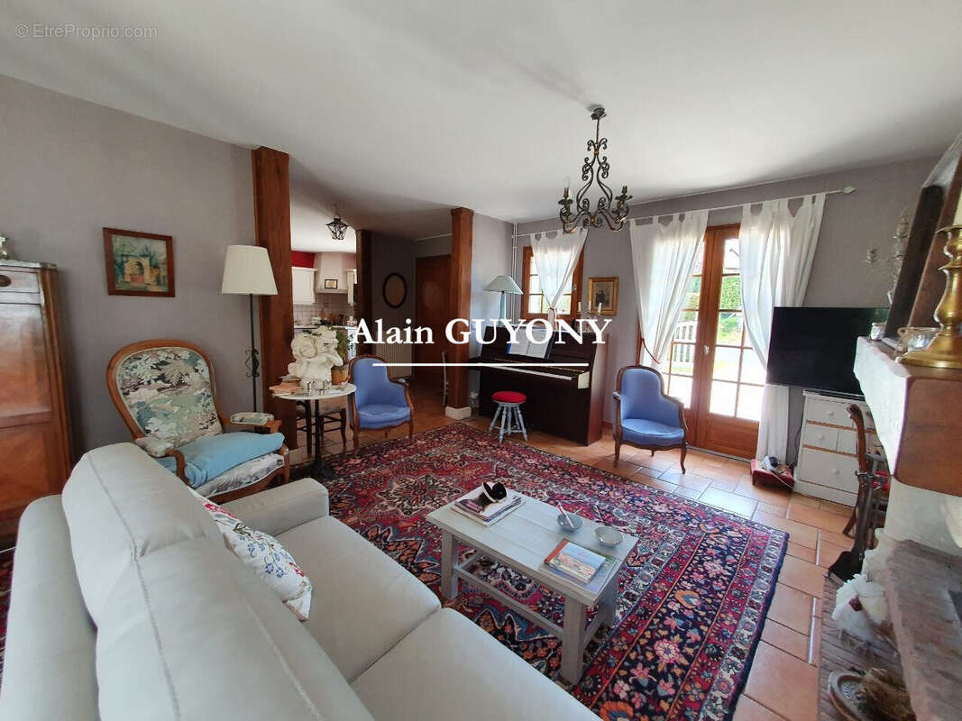 Maison 125 m² à Pont-L'eveque  - photo 3