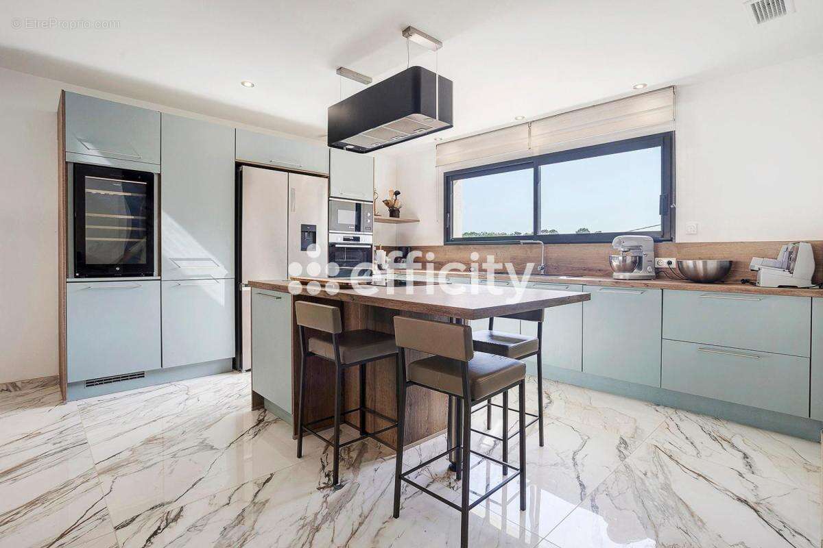 Maison 250 m² à Beleymas  - photo 22