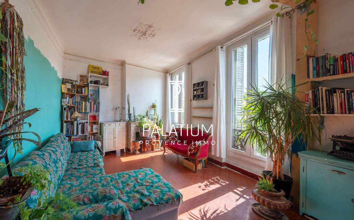 Appartement 79 m² à Marseille-1e  - photo 4