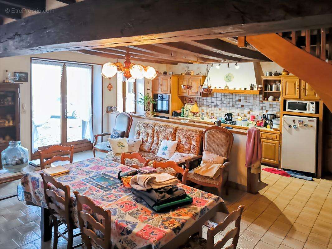 A SAISIR : ancien corps de ferme avec fort potentiel ! - photo 11