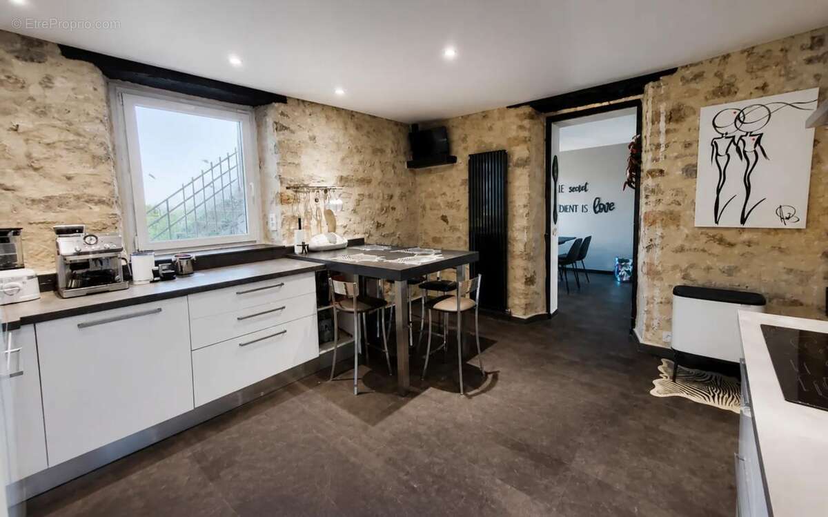 Maison de 10 pièces de 196 m² à Saint-Paul-le-Jeune - photo 11