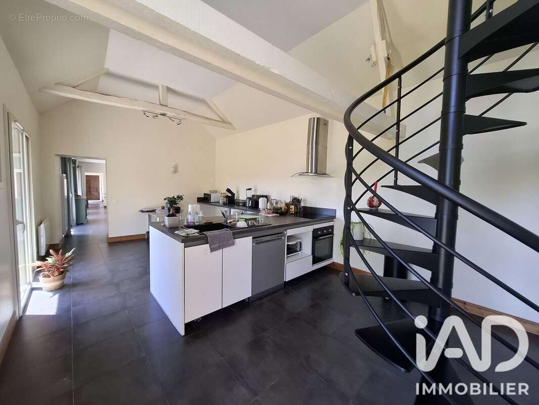 Maison 134 m² à Conlie  - photo 7