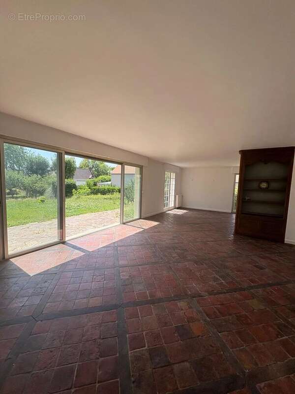 Maison à SAINT-NOM-LA-BRETECHE