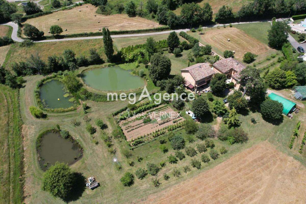 Maison à BEAUREPAIRE