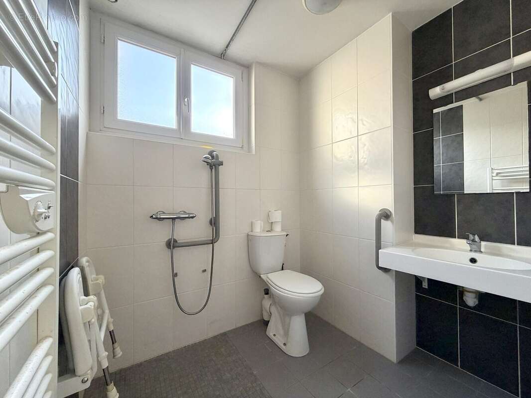 Salle d'eau - Maison à SAINT-GILLES-CROIX-DE-VIE