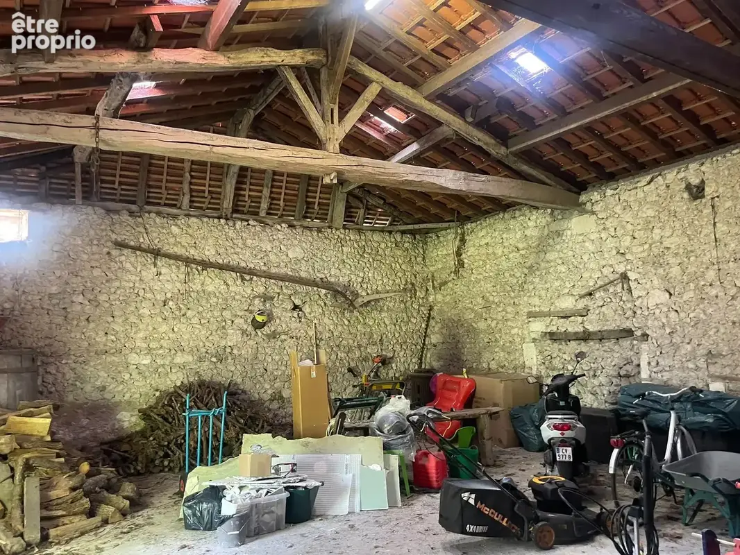 Belle maison en pierre avec piscine, jardin et vue sur la campagne - photo 20