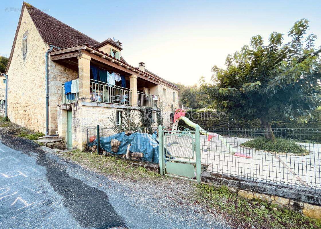Ensemble de cinq maisons toutes louées - photo 21