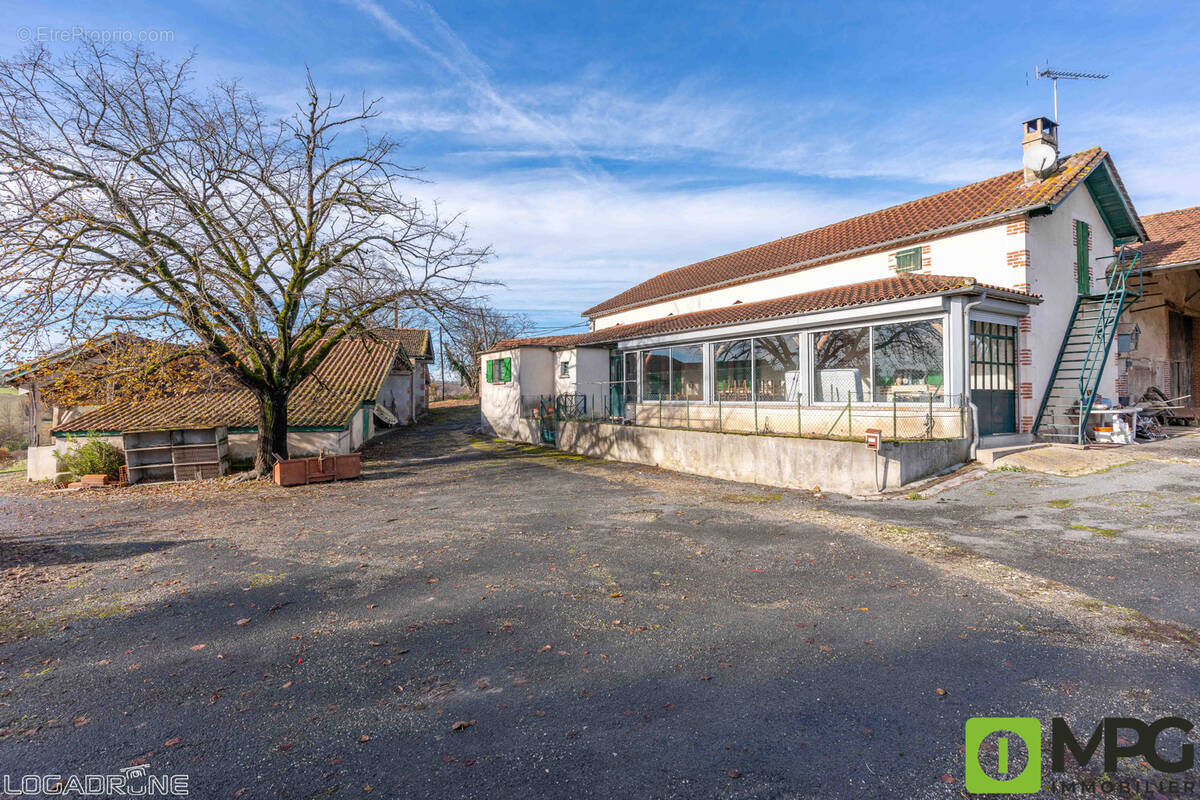 Maison à LA SAUVETAT-SUR-LEDE