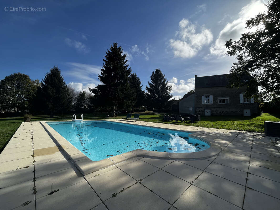 Maison à LOUROUX-DE-BEAUNE