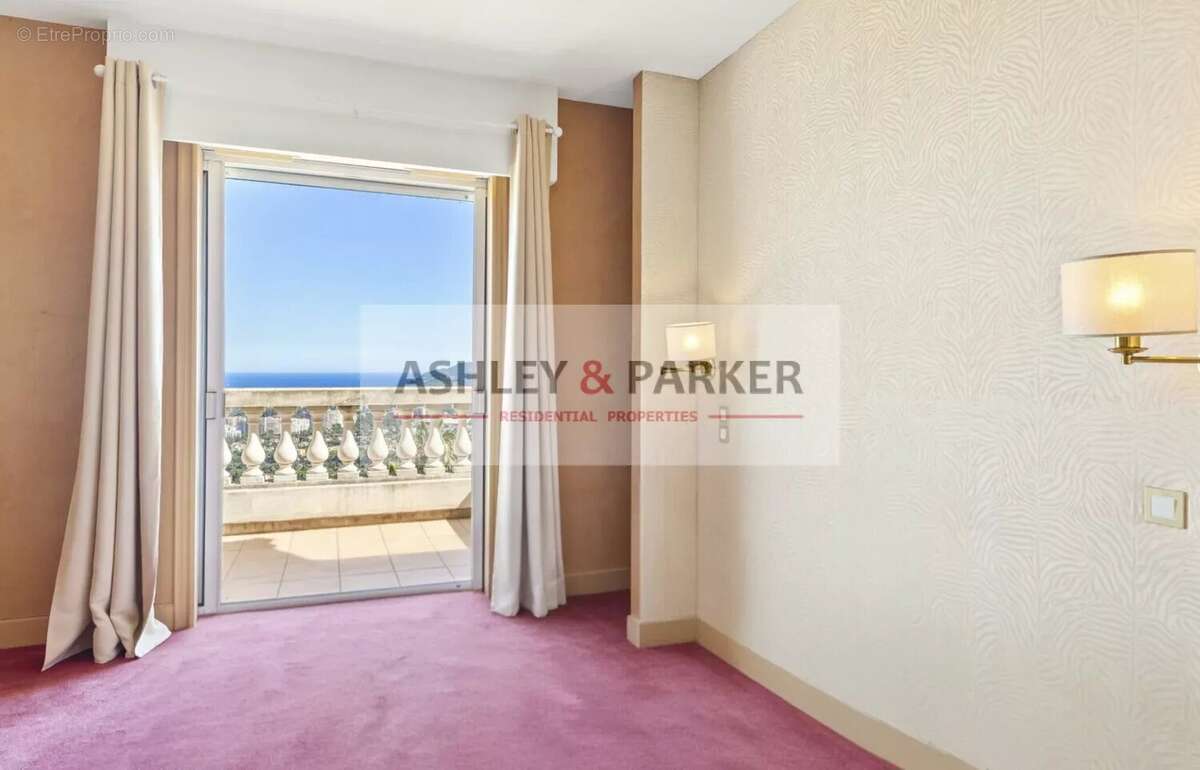 Maison à MANDELIEU-LA-NAPOULE