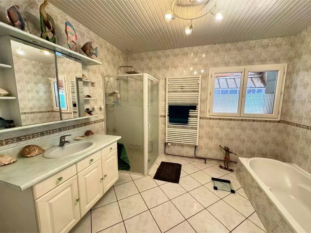 Maison de 150 m² avec 200 m² de dépendances  - photo 7