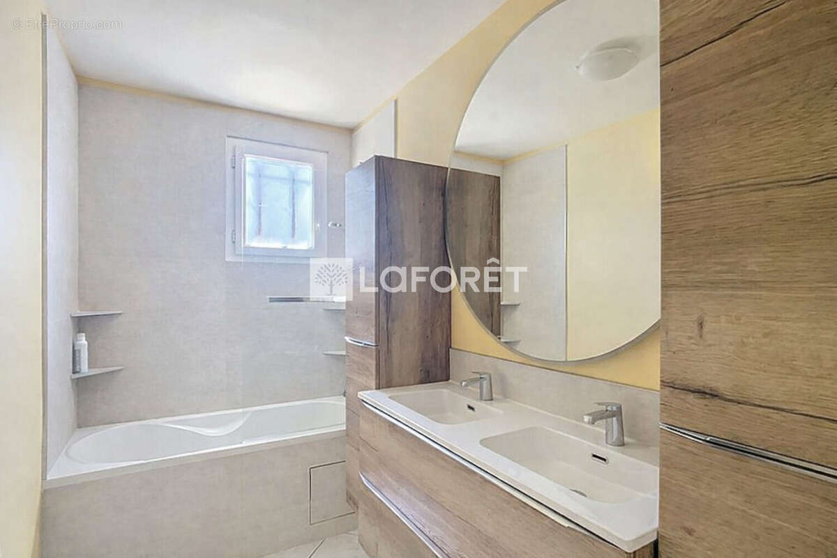 Maison à CUGES-LES-PINS