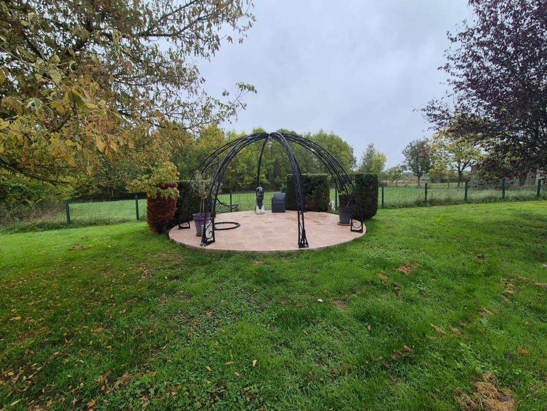 Maison à MONTGIVRAY