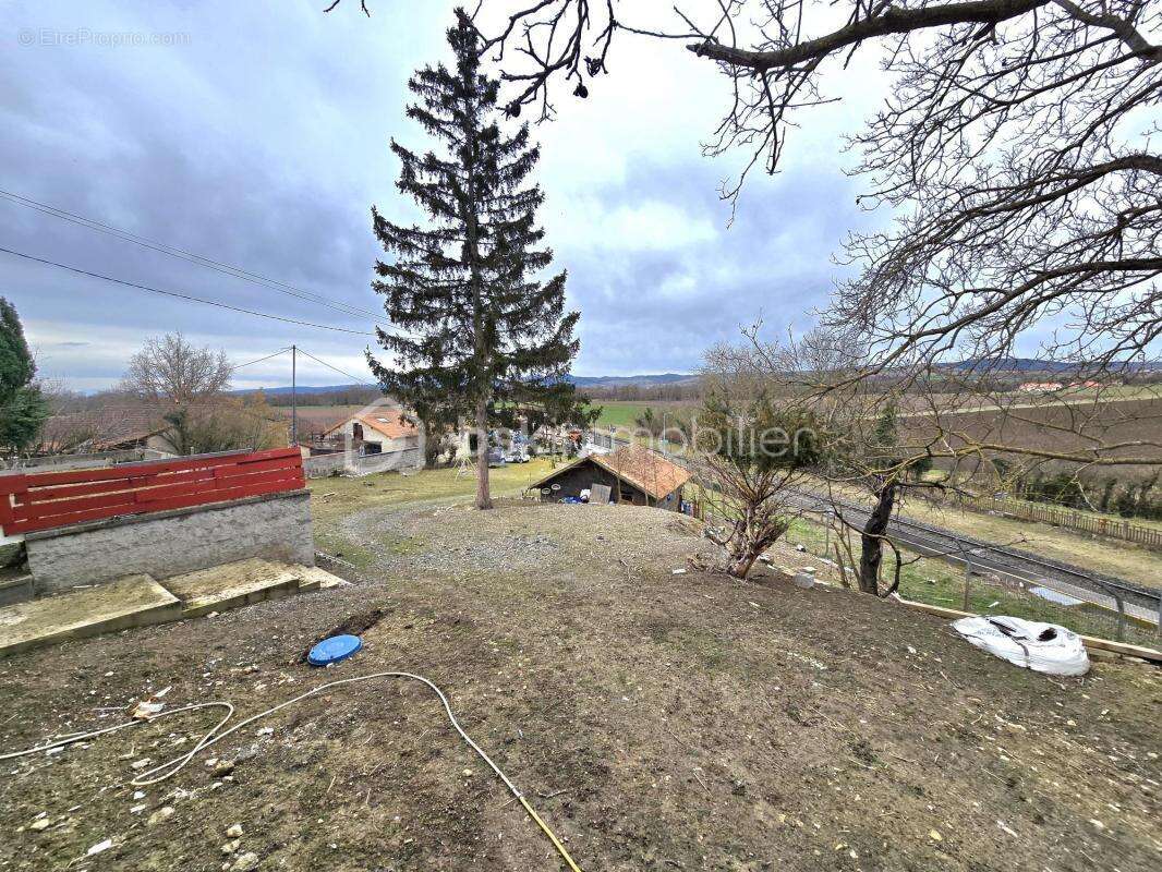 Maison à finir de rénover – 180 m² – Beau potentiel – Terrain 5 010 m² – Aubiat - photo 4