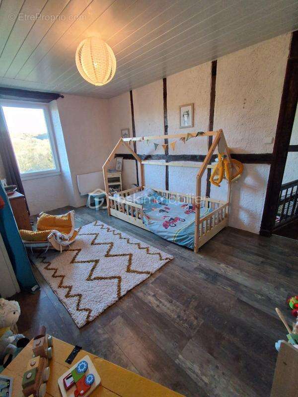 Maison à MONTESQUIOU