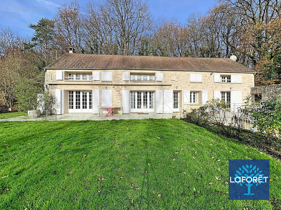 Maison à GUIGNEVILLE-SUR-ESSONNE