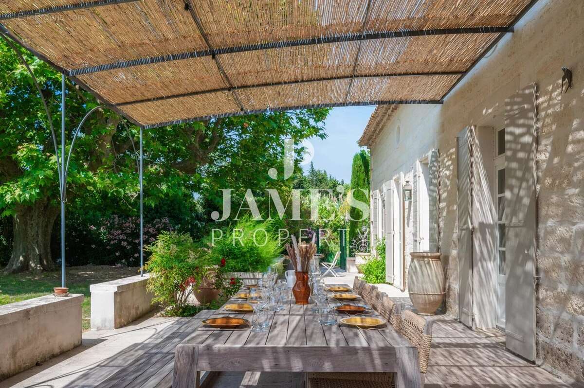 Maison 320 m² à Saint-Remy-De-Provence  - photo 6