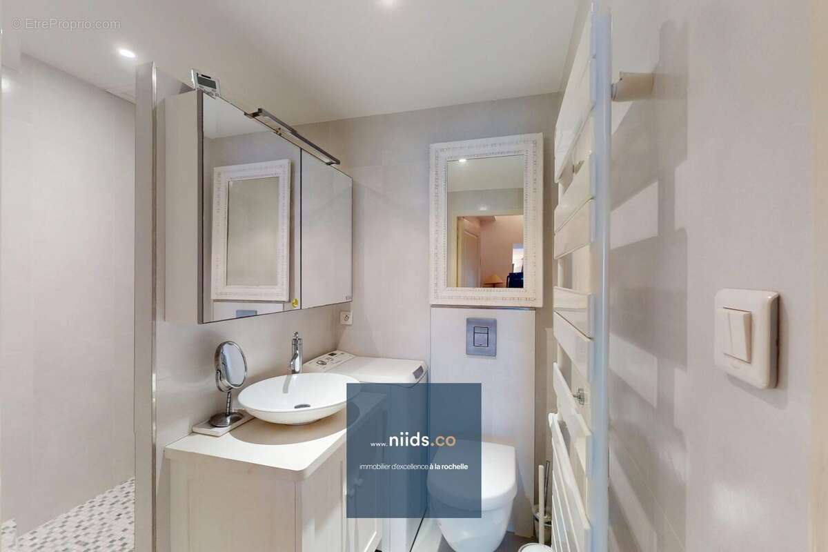 Appartement à LA FLOTTE