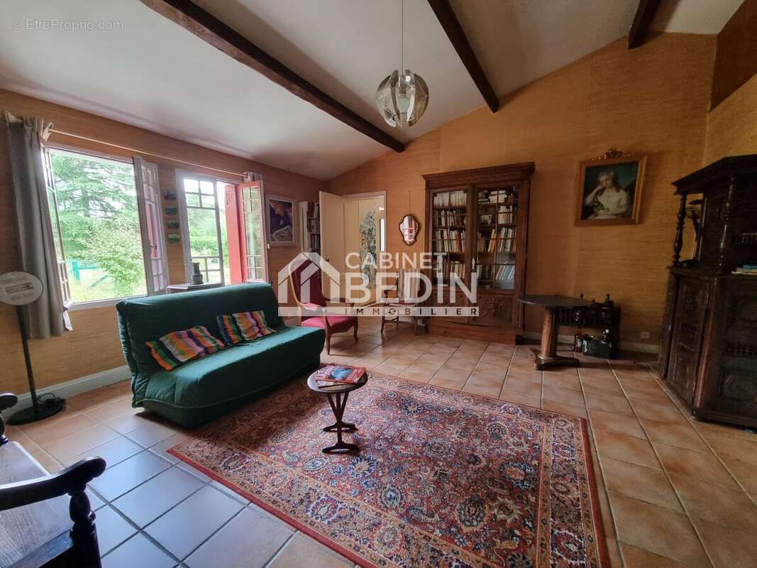 Maison à SAINT-MORILLON