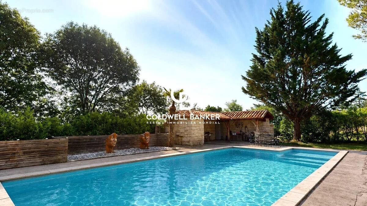 Maison à PUYLAROQUE