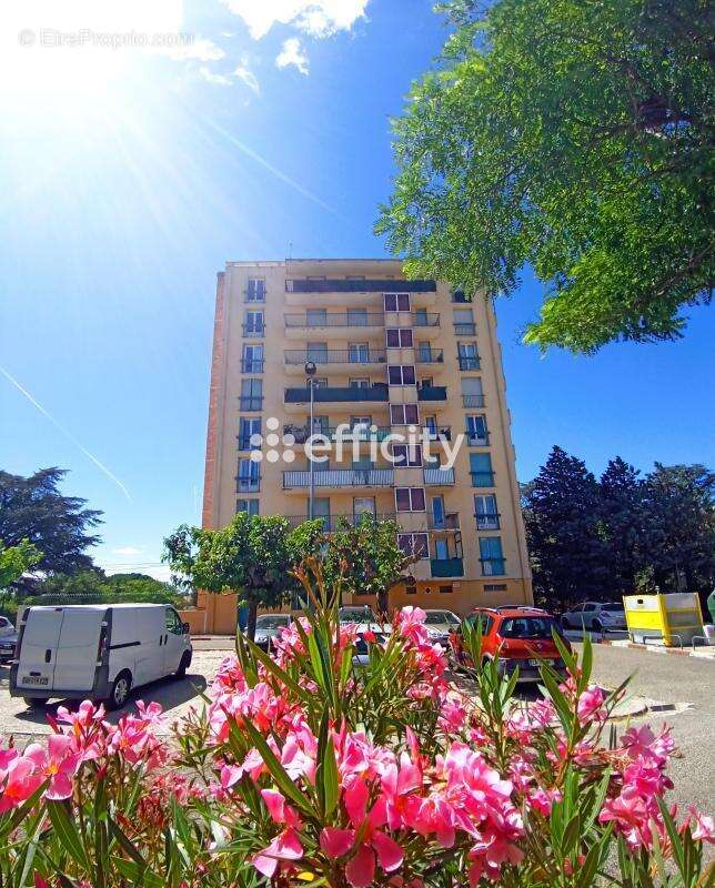 Appartement à SORGUES