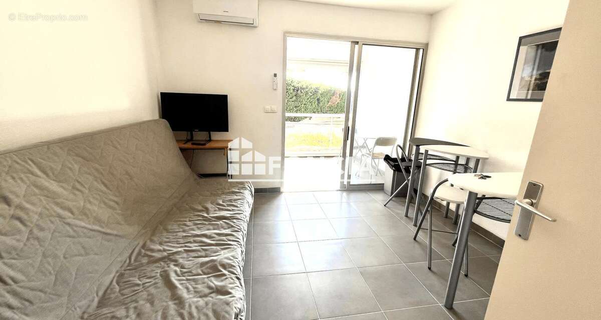 Studio coin nuit renove face a la plage - photo 2