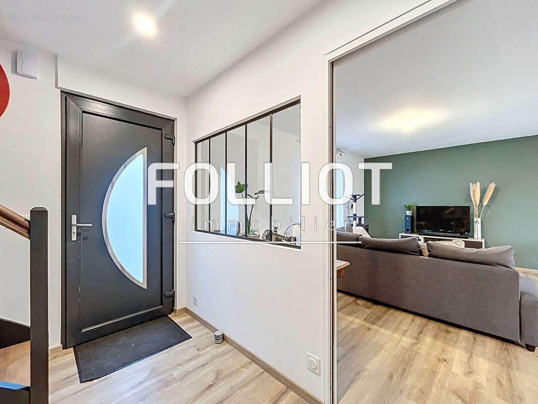 A VENDRE Maison Brehal 6 pièce(s) 4 chambres - photo 7