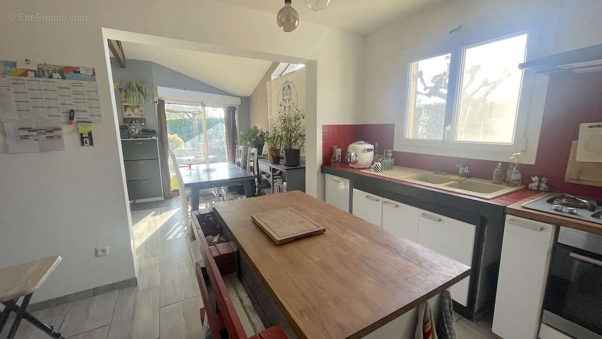 Maison à PUJOLS-SUR-CIRON