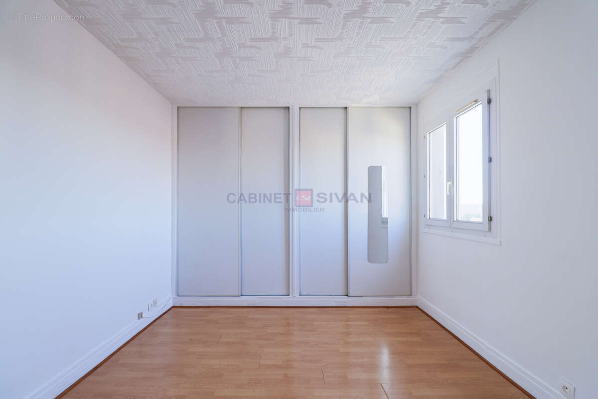 Appartement à SARTROUVILLE