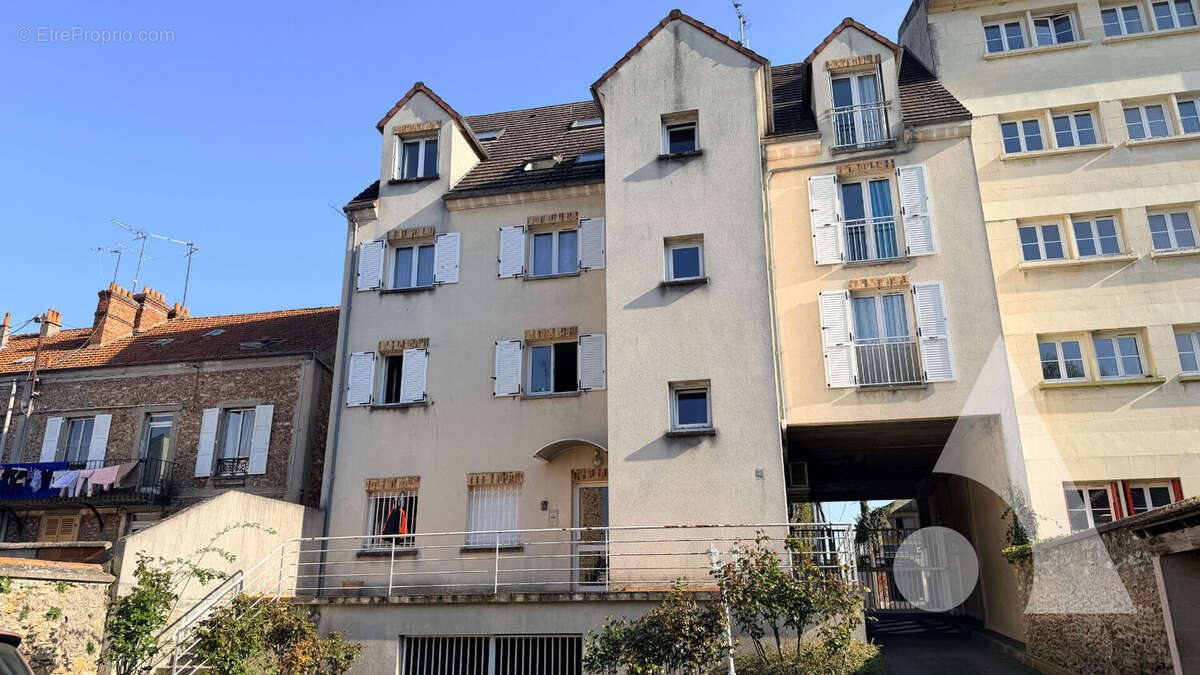 Appartement à CORBEIL-ESSONNES