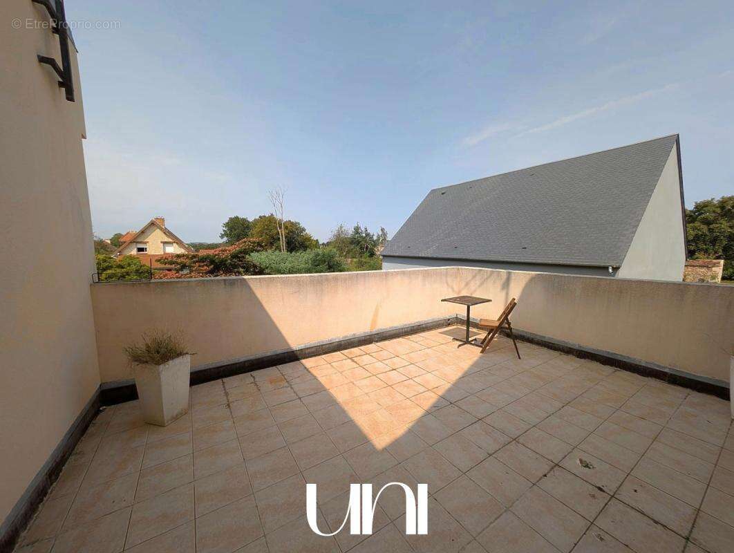 Maison à MAY-SUR-ORNE