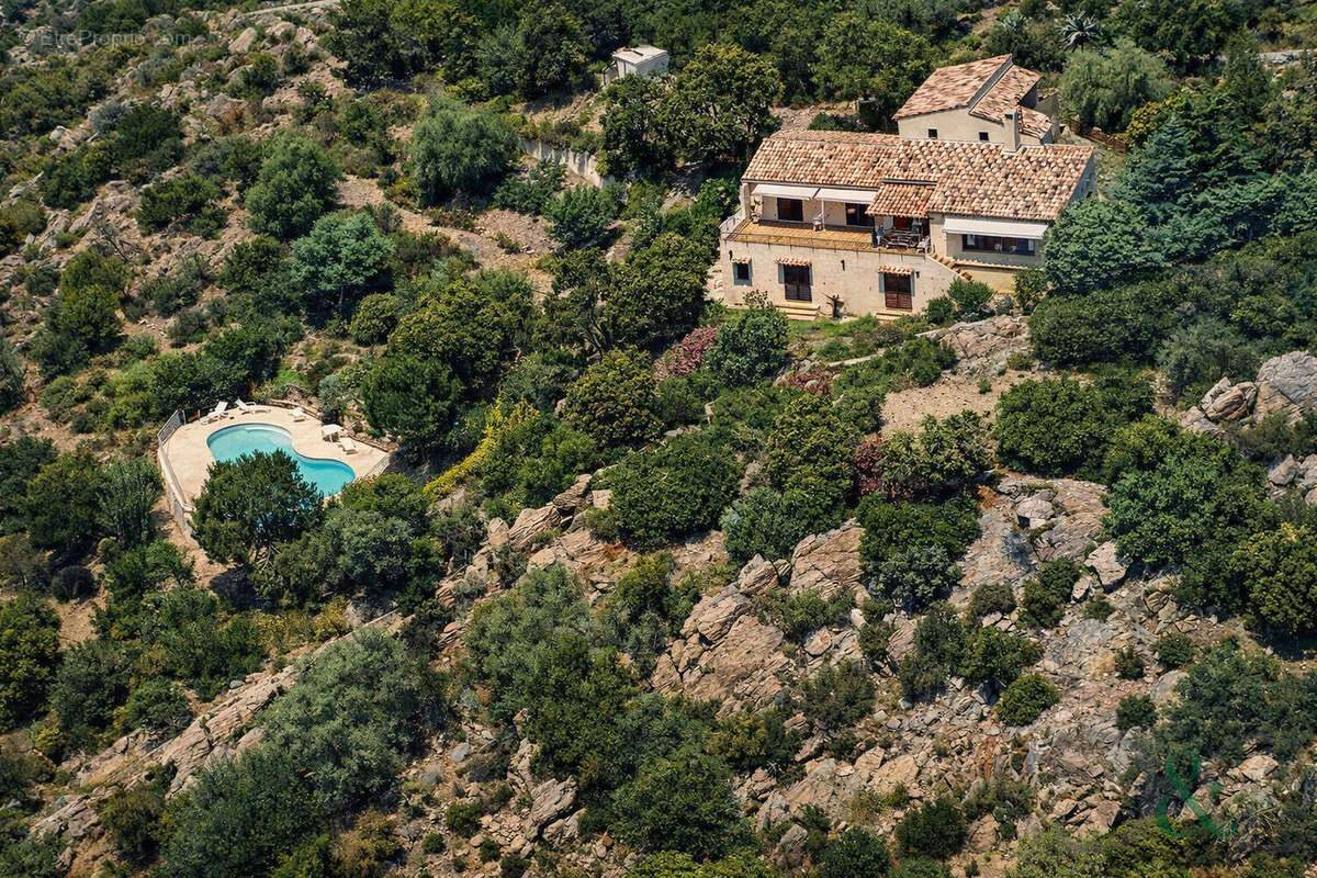 Maison à BORMES-LES-MIMOSAS
