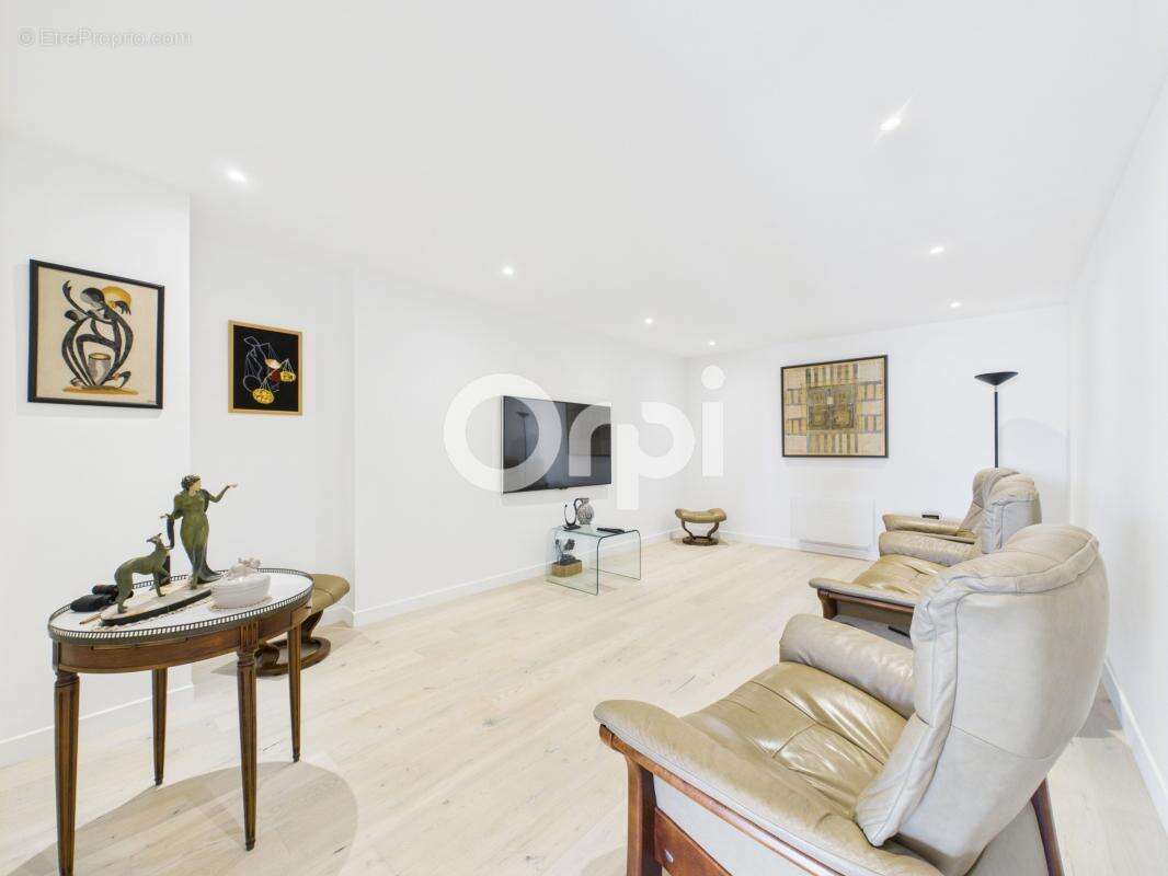 Appartement à MANDELIEU-LA-NAPOULE