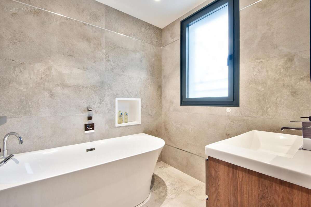 Maison à TOURRETTE-LEVENS