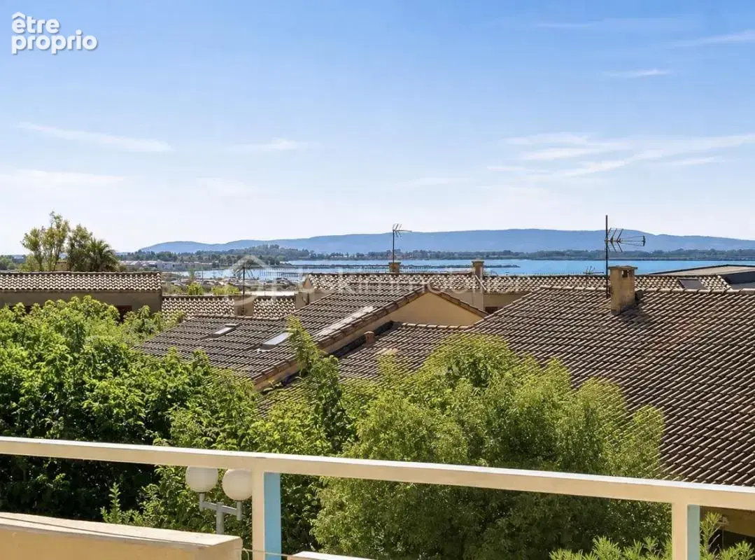 Exclusivité *** palavas-les-flots – rive droite – t2 bis en duplex rénové – terrasse – parking – à 50 m de la mer *** - photo 4
