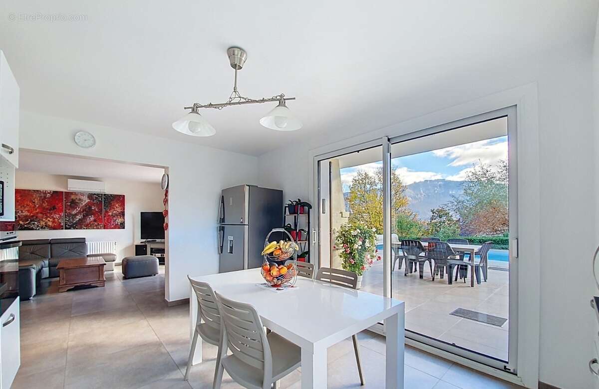 A 10min de CHAMBERY sur NOVALAISE Villa d’architecte 7 pièces de 220 m² plus T2 indépendant 50 m² sur plus de 1700m2– Idéal pour - photo 7