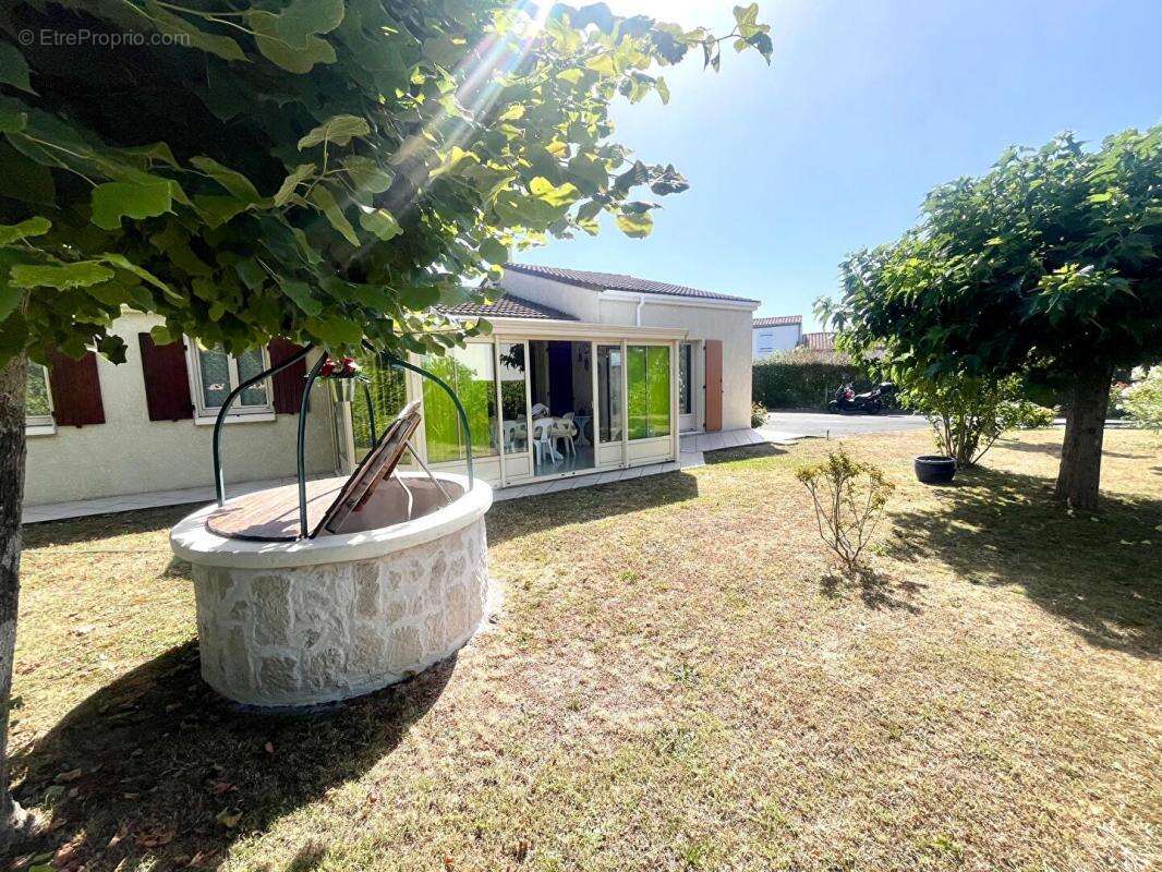 Maison  5 pièce(s) 109 m2 avec garage et dépendances - photo 2