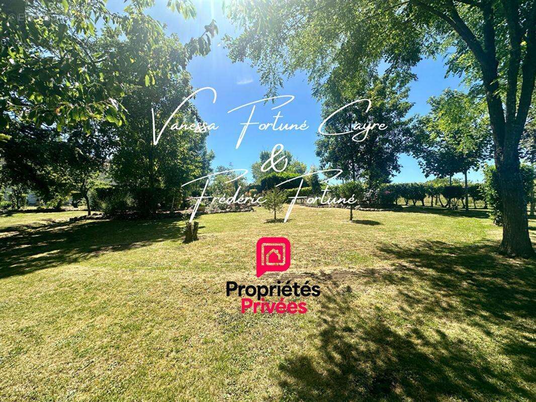 Maison familiale 138 m²  terrain constructible 2 150 m²  panneaux solaires  fort potentiel d'aménagement - photo 14