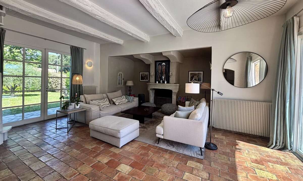 Maison à MANDELIEU-LA-NAPOULE