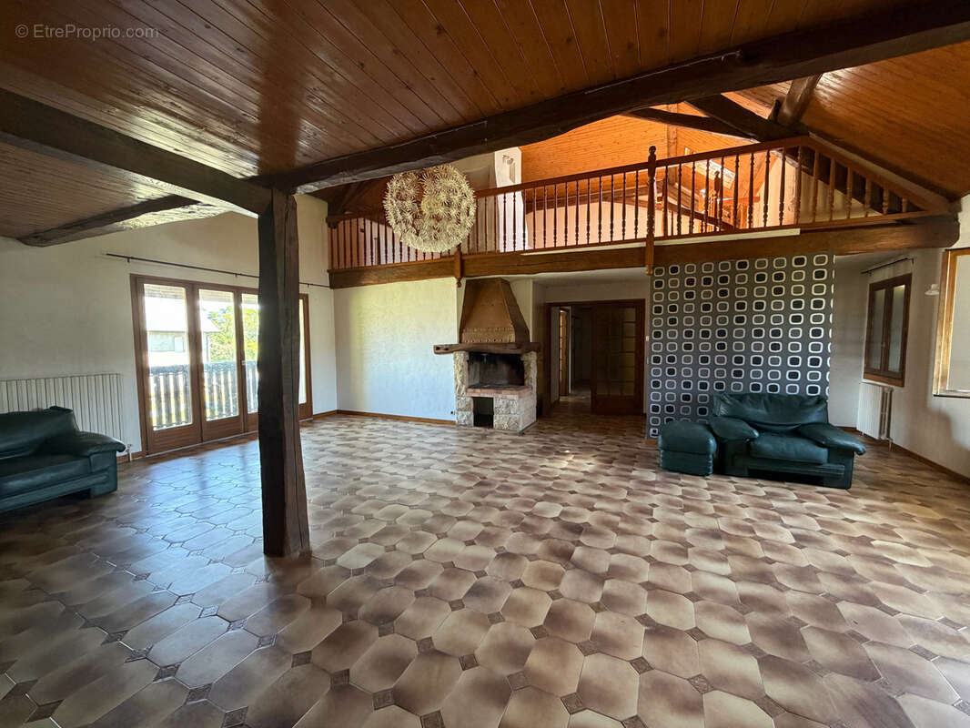 Maison à MASSINGY