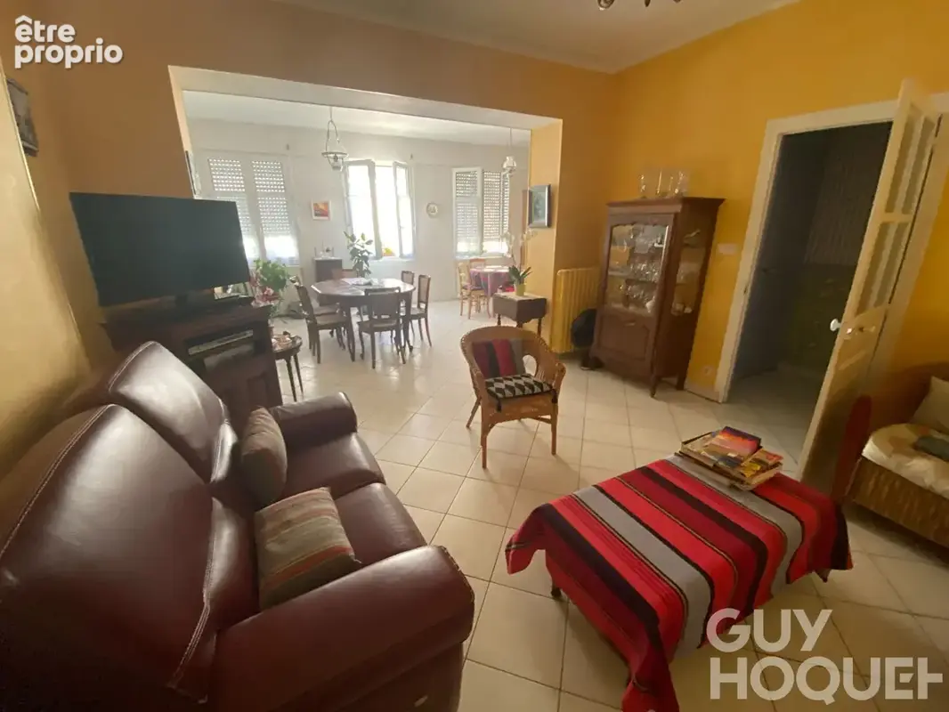 Châteaudun centre-ville Maison de ville avec 4 chambres, 42 m² de séjour - photo 2